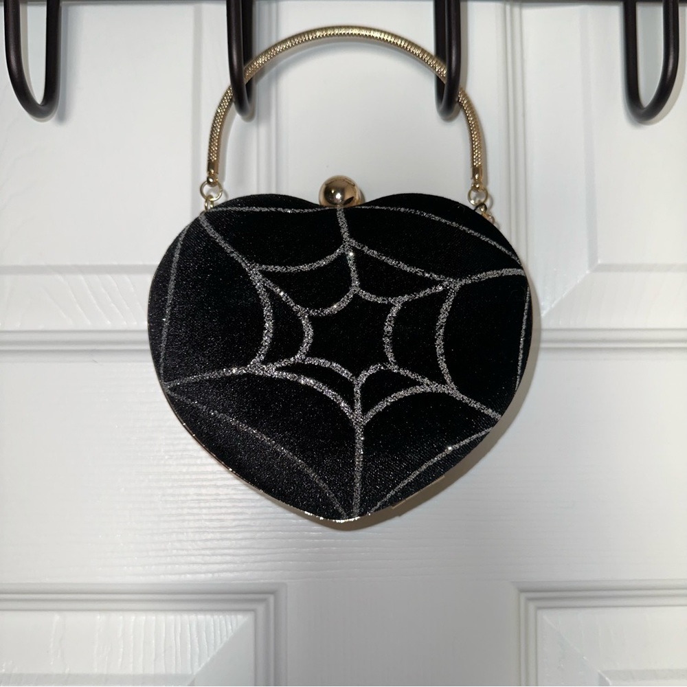 NWT Lulu Hun Spiderweb Heart Purse